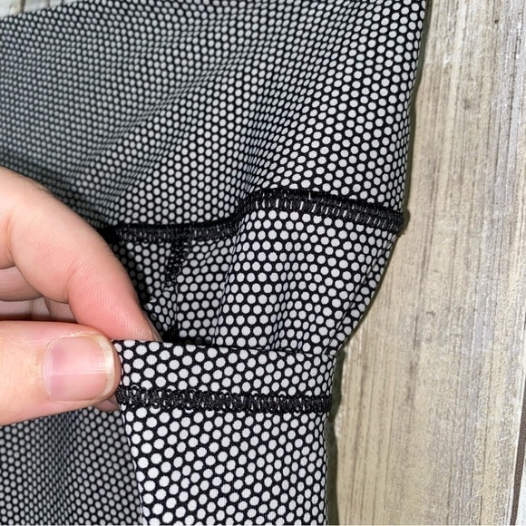 Victoria’s Secret Sport Total Knockout Grey Dot Leggings - Picture 6 of 6